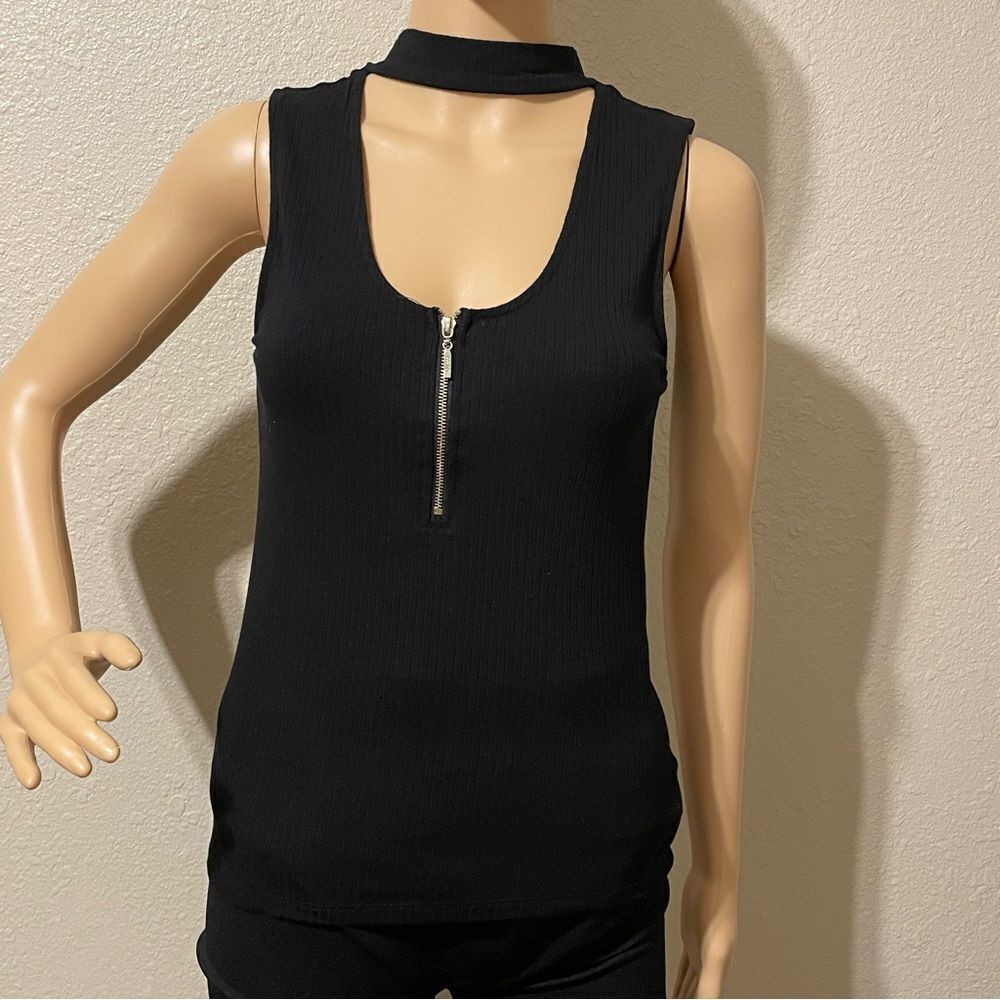 Guess Sleeveless Choker Ribbed Top 1/2 Zipper Front Black Size Medium